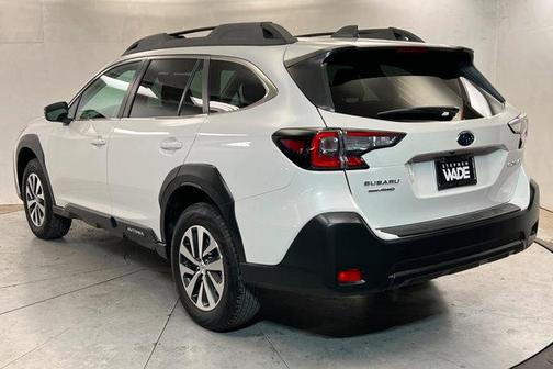 Crystal White Pearl 2025 Subaru Outback Premium
