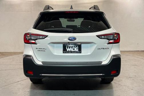 Crystal White Pearl 2025 Subaru Outback Premium