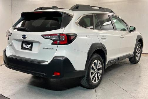 Crystal White Pearl 2025 Subaru Outback Premium