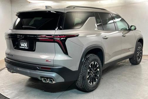 Sandstone Gray 2026 Chevrolet Traverse AWD Z71