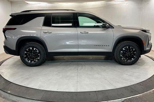 Sandstone Gray 2026 Chevrolet Traverse AWD Z71