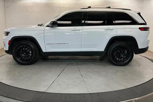 Bright White Clearcoat 2022 Jeep Grand Cherokee Limited