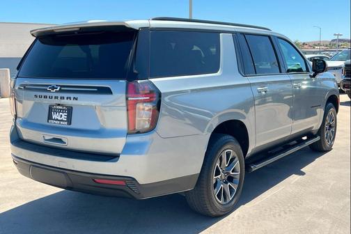 Sterling Gray Metallic 2024 Chevrolet Suburban 4WD Z71