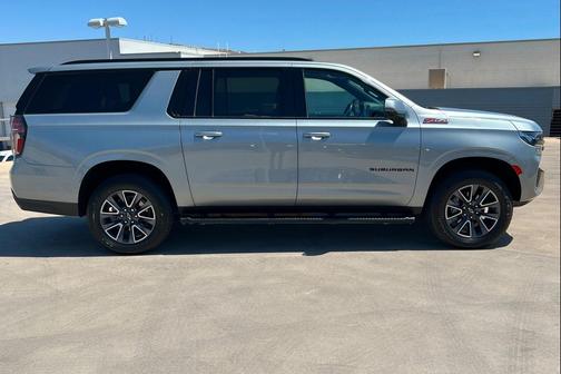 Sterling Gray Metallic 2024 Chevrolet Suburban 4WD Z71