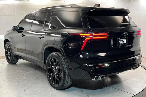 Mosaic Black Metallic 2024 Chevrolet Traverse RS