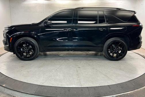 Mosaic Black Metallic 2024 Chevrolet Traverse RS