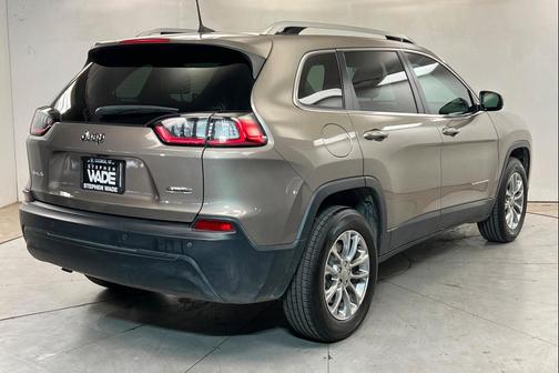 Light Brownstone Pearlcoat 2019 Jeep Cherokee Latitude Plus