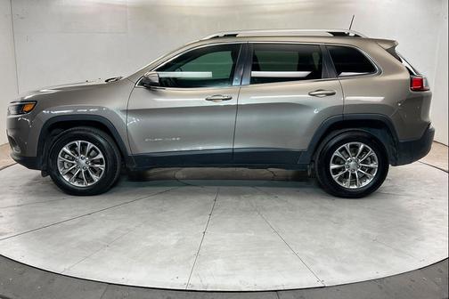 Light Brownstone Pearlcoat 2019 Jeep Cherokee Latitude Plus