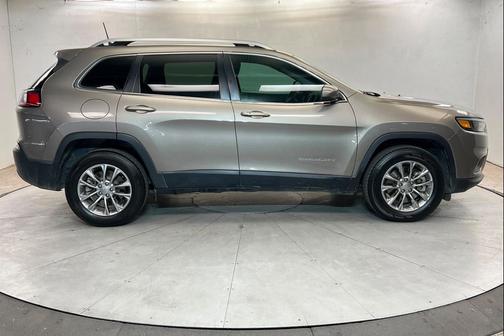 Light Brownstone Pearlcoat 2019 Jeep Cherokee Latitude Plus