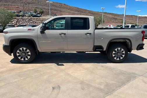 White Sands 2026 Chevrolet Silverado 2500 Custom