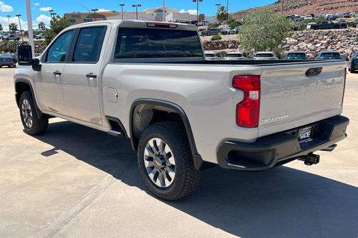 White Sands 2026 Chevrolet Silverado 2500 Custom