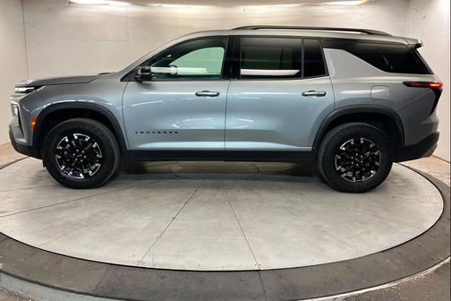 Sterling Gray Metallic 2025 Chevrolet Traverse AWD Z71