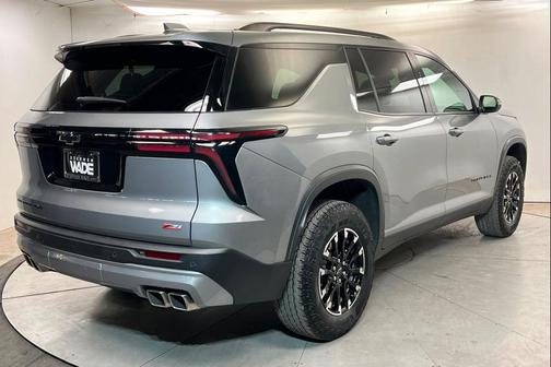 Sterling Gray Metallic 2025 Chevrolet Traverse AWD Z71