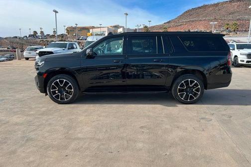 2022 Chevrolet Suburban RST