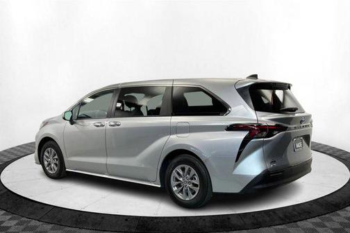 2023 Toyota Sienna XLE 7 Passenger