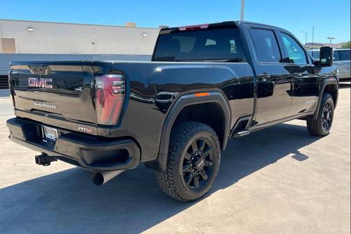 Onyx Black 2025 GMC Sierra 2500 AT4