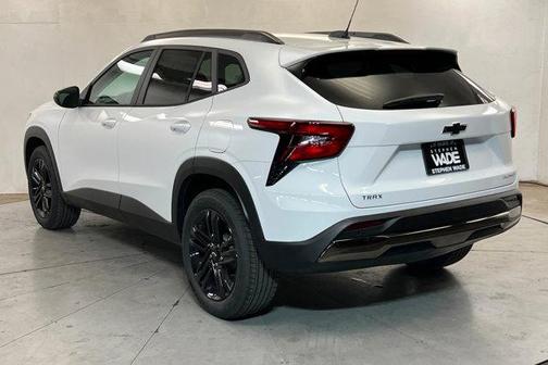 Summit White 2026 Chevrolet Trax FWD ACTIV