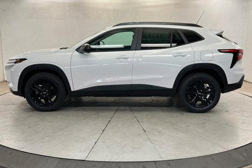 Summit White 2026 Chevrolet Trax FWD ACTIV