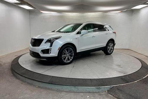 Crystal White Tricoat 2026 Cadillac XT5 Premium Luxury