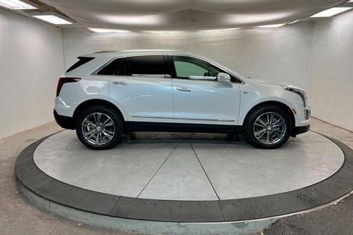 Crystal White Tricoat 2026 Cadillac XT5 Premium Luxury