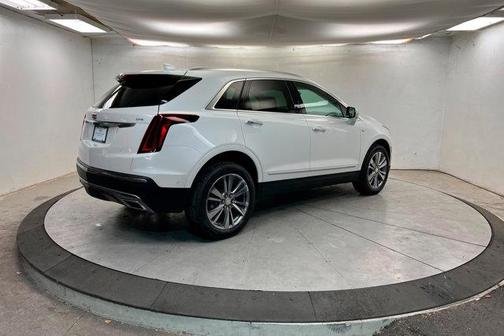 Crystal White Tricoat 2026 Cadillac XT5 Premium Luxury