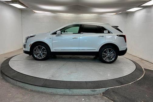 Crystal White Tricoat 2026 Cadillac XT5 Premium Luxury