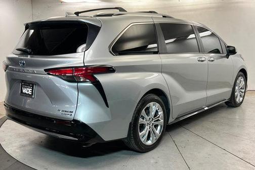 Celestial Silver Metallic 2024 Toyota Sienna Platinum