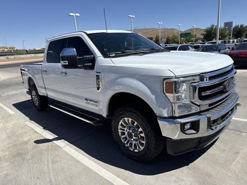 Oxford White 2022 Ford F-250 Lariat