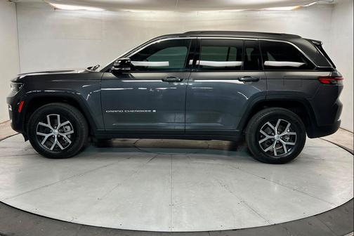 Baltic Gray Metallic Clearcoat 2025 Jeep Grand Cherokee Limited