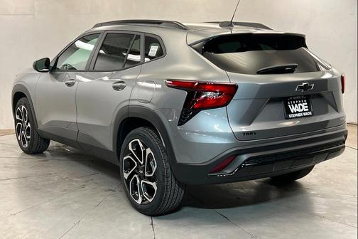 Sterling Gray Metallic 2026 Chevrolet Trax FWD 2RS