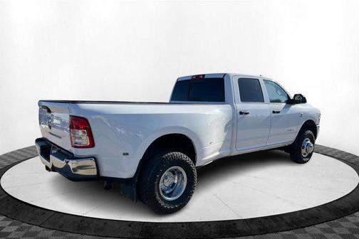2020 RAM 3500 Tradesman Crew Cab 4x4 8' Box