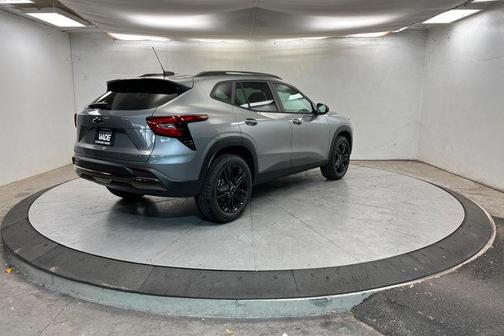 Sterling Gray Metallic 2026 Chevrolet Trax FWD ACTIV