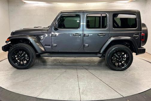 GRANITE CRYSTAL METALLIC 2021 Jeep Wrangler Unlimited Sahara
