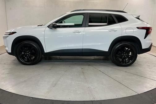 Summit White 2025 Chevrolet Trax FWD ACTIV