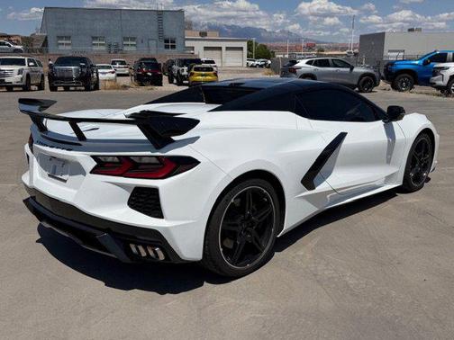 Arctic White 2023 Chevrolet Corvette Stingray w/2LT