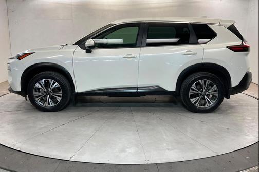 Pearl White Tricoat 2023 Nissan Rogue SV