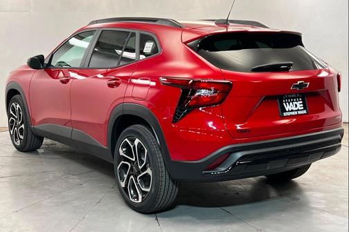 Apex Red 2026 Chevrolet Trax FWD 2RS