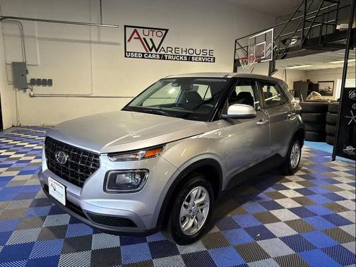 2024 Hyundai VENUE SE