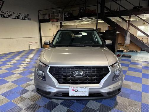 2024 Hyundai VENUE SE