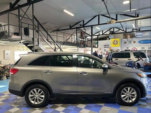 2018 Kia Sorento LX