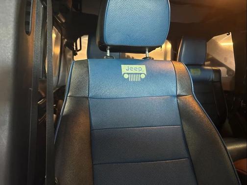 2012 Jeep Wrangler Unlimited Sport