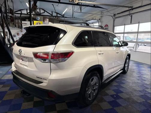 2014 Toyota Highlander Limited Platinum