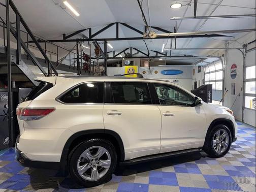 2014 Toyota Highlander Limited Platinum