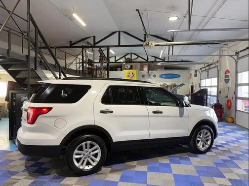 2016 Ford Explorer Base