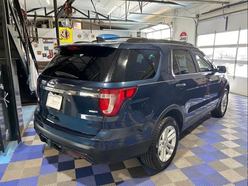 2016 Ford Explorer Base