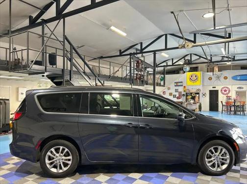 2021 Chrysler Pacifica Touring AWD