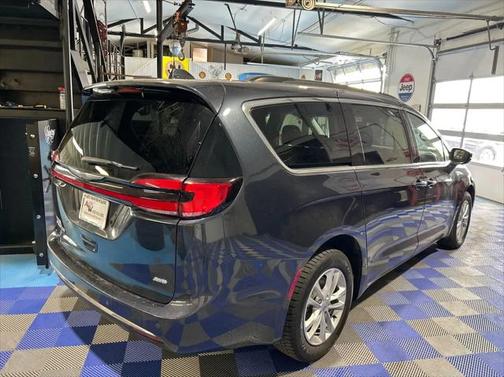 2021 Chrysler Pacifica Touring AWD
