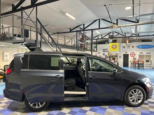 2021 Chrysler Pacifica Touring AWD