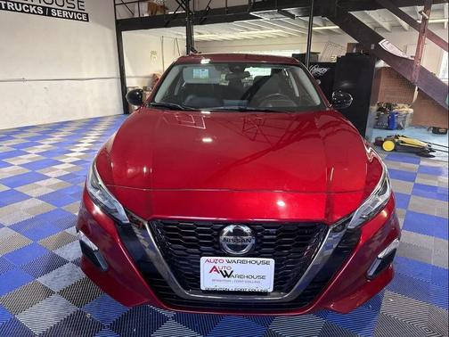 2022 Nissan Altima SR FWD
