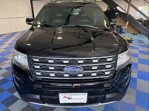 Black 2017 Ford Explorer Limited